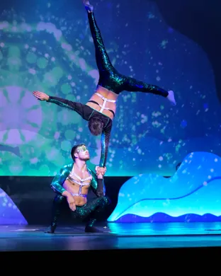 Cirque Musica Holiday Wonderland Greensburg