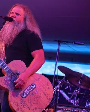 Jamey Johnson Wheeling